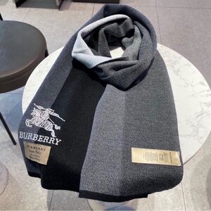 Burberry Men's Scarf in Black and Gray Tones